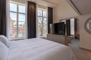 Premium Room w/ Canal View