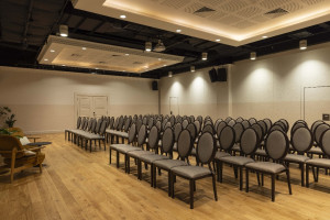 The Manor East - Theatre Style (2) view