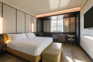 Example Standard bedroom view